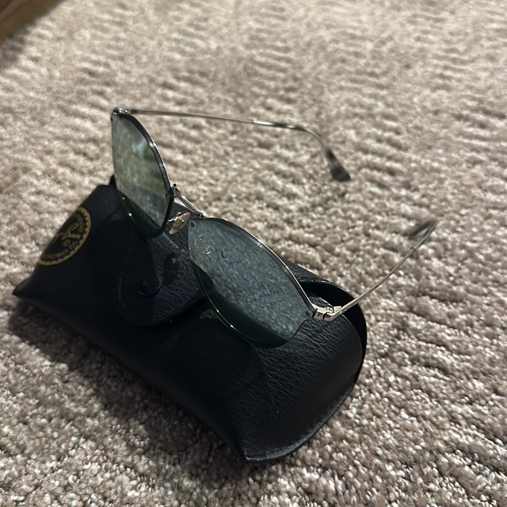 RayBan Sunglasses - Picture 3 of 4